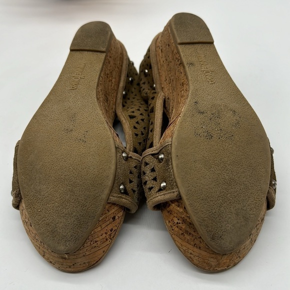 Minnetonka Cut Out Criss Cross Tan Sandals Size 7 MCS6586J - Picture 5 of 7